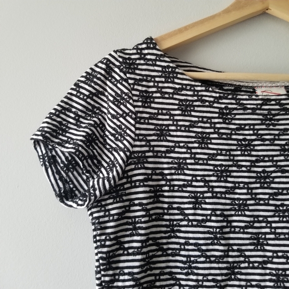 Anthropologie Postmark Black White Printed Tee Short Sleeve Floral XS - Picture 5 of 6
